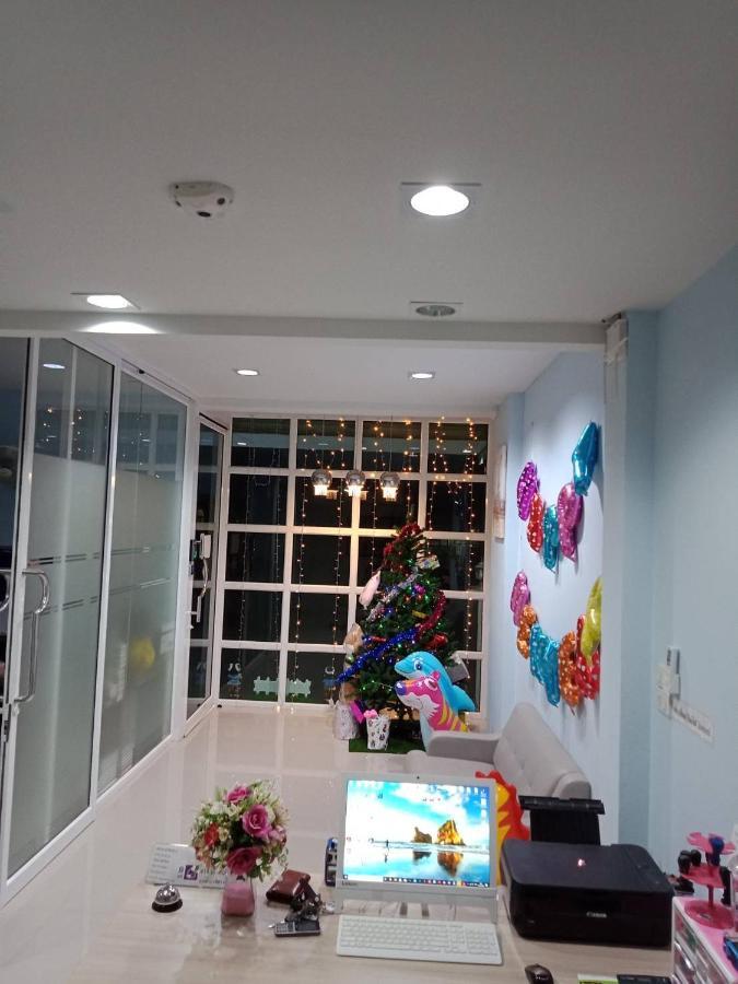 เคทู เกสเฮาส์ Hotell Chonburi Exteriör bild